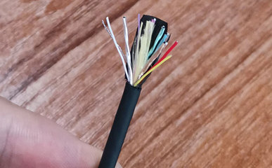 打败HDMI粗线的会是3.2mm石墨烯屏蔽的HDMI线吗？